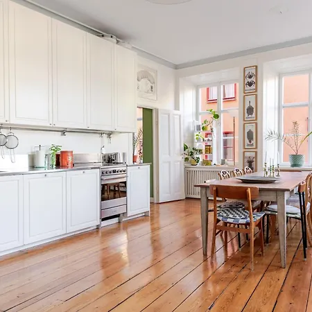 Apartment Large 2br In Gamla Stan Stockholm