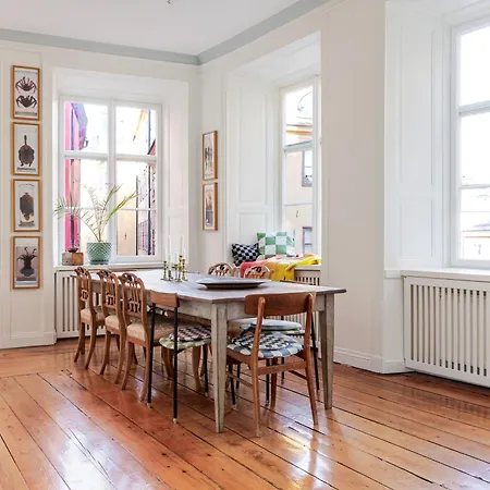 Large 2br In Gamla Stan *