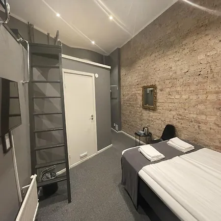 Hotel Unique 3*
