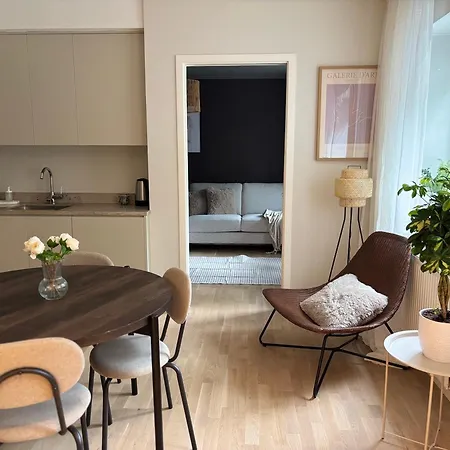 Stylish 1 Bedroom *
