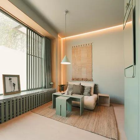 아파트 Spacious & Cozy
