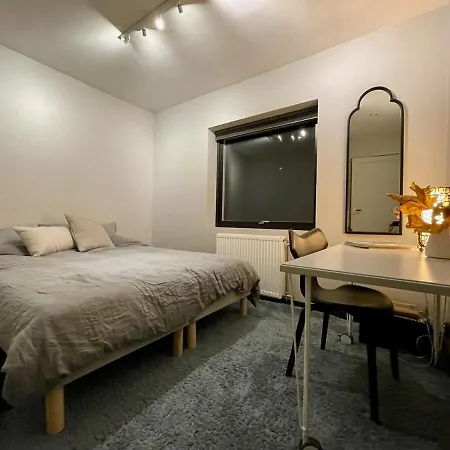 别墅 Modern Near With 4 Bedrooms