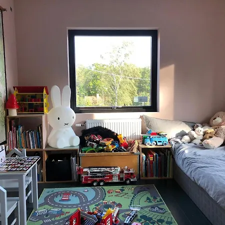 Modern Near With 4 Bedrooms 别墅 *