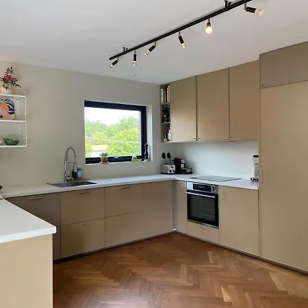 Modern Near With 4 Bedrooms