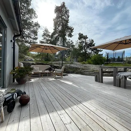 Modern Near With 4 Bedrooms 别墅