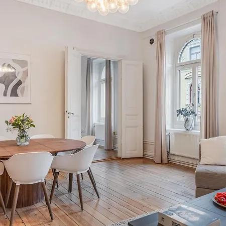 Lejlighed Laegenhet I Centrala