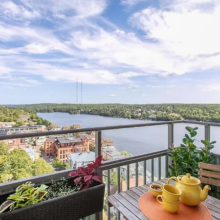 Eagles Nest, A Guest By The Ville de Stockholm