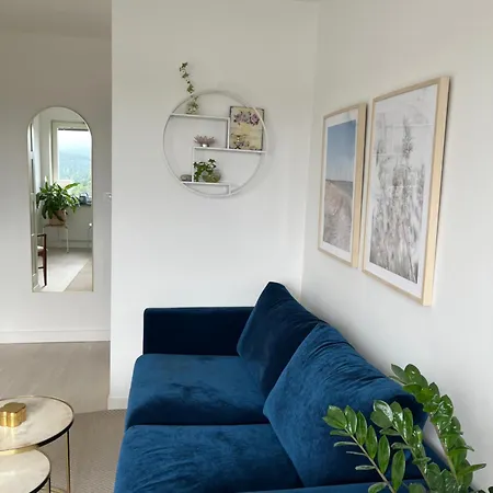 Eagles Nest, A Guest By The * Ville de Stockholm