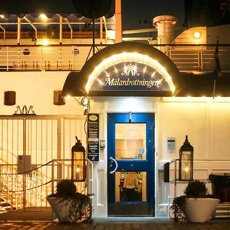 Maelardrottningen Yacht Hotel en barco