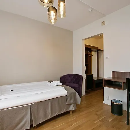 Hotel First Brommaplan 3*