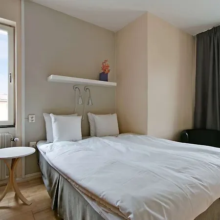 First Brommaplan Hotel 3*