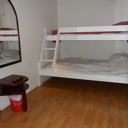 3 Star Hostel *