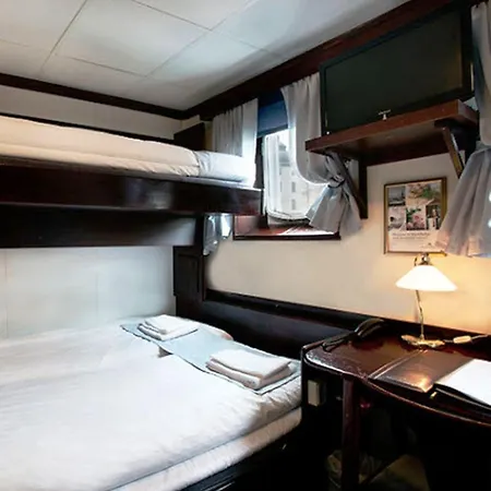 Maelardrottningen Yacht Hotel en barco Estocolmo