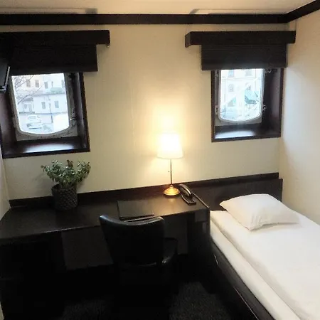 Hotel en barco Maelardrottningen Yacht 3*