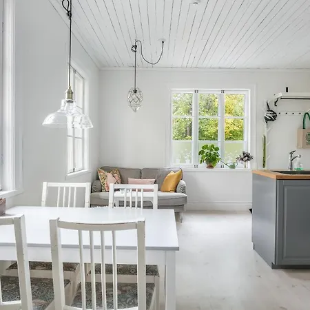 Peaceful, Picturesque & Forest Retreat Stoccolma