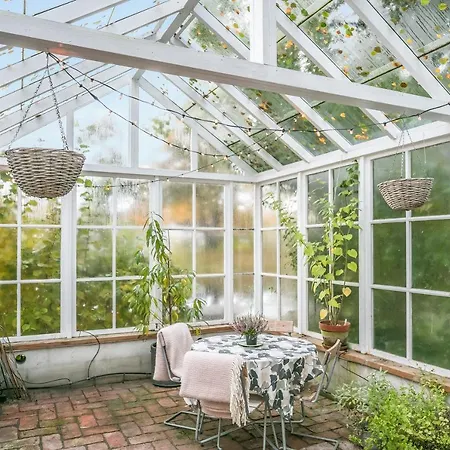 Peaceful, Picturesque & Forest Retreat Stoccolma