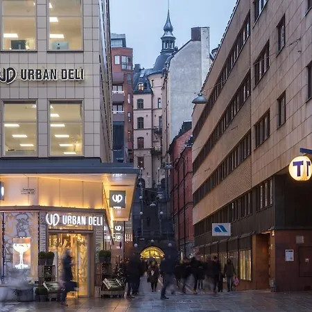 Hotel With Urban Deli 4*