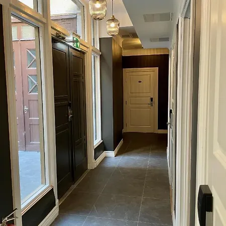 Unique Jungfrugatan Hotel 4*