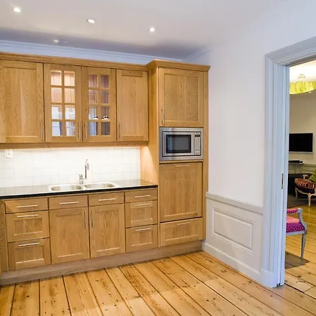 Perseus Apartment