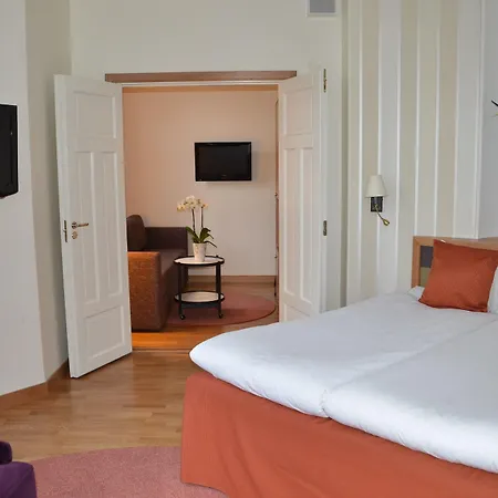 Отель Elite Adlon 4*