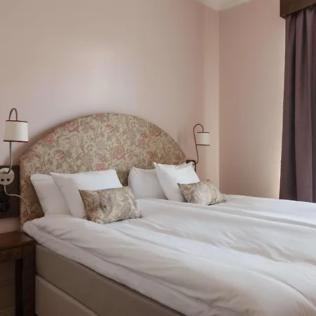 Ruth, Worldhotels Crafted Hotel