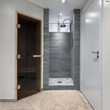 Fantastic 4 Bedroom In Bromma With Everything Вилла *