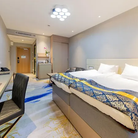Livington 4*