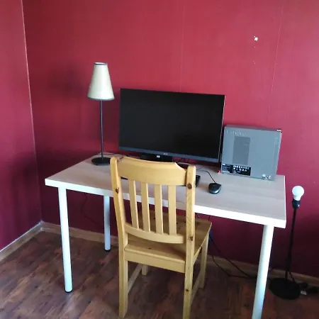 Homestay Large Room, Near Kista Galleria,