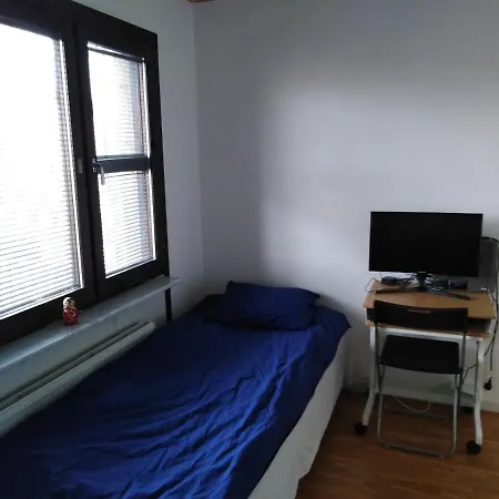 Large Room, Near Kista Galleria, Homestay Stockholm