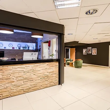 Expo Hotel