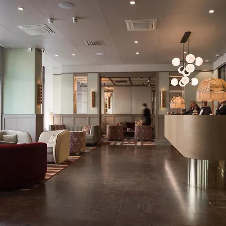 Elite Adlon Отель