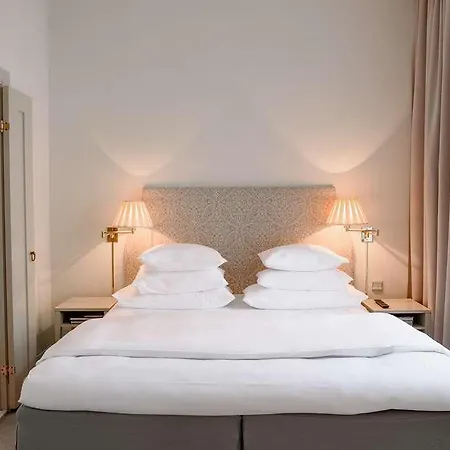 Hotel Diplomat