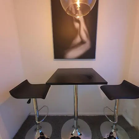 Close To The Subway. Beautiful And Cozy Apartment! * Stockholm