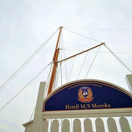 Botel M/s Monika 3*