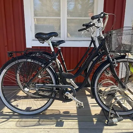 Mysig I Stavnaes By- Sommarhamn, Vaermdoe