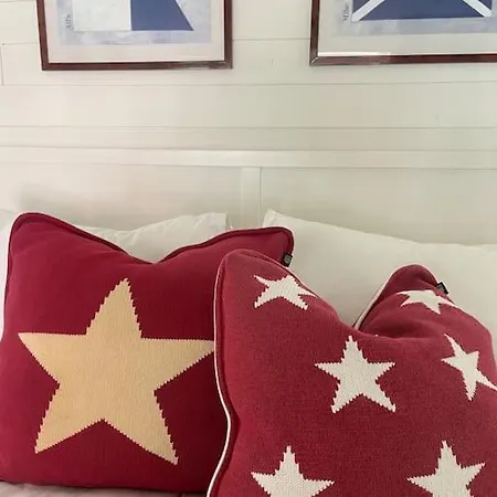 Mysig I Stavnaes By- Sommarhamn, Vaermdoe Villa *