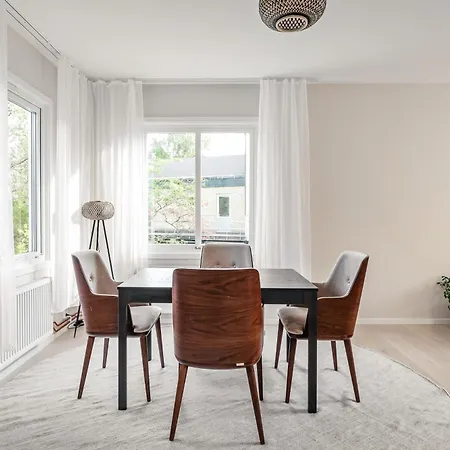 Modern 3br Close To Villa *