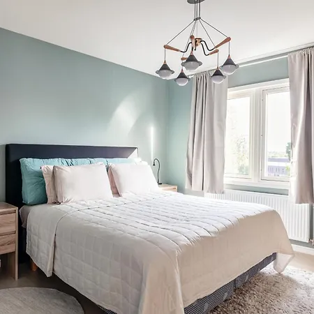 Modern 3br Close To Villa
