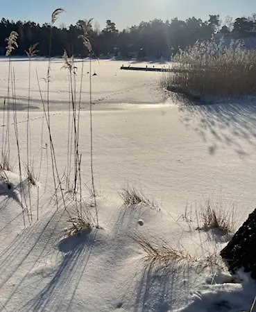 Mysig I Stavnaes By- Sommarhamn, Vaermdoe