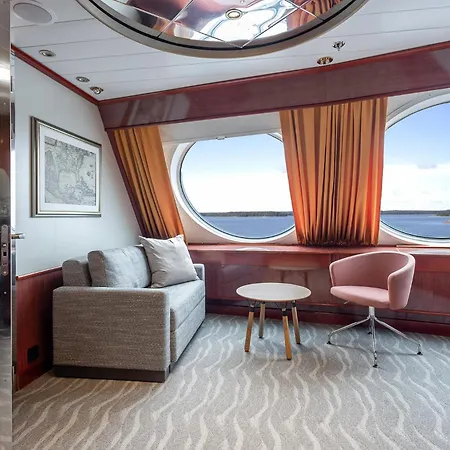 Hotel Viking Line - Overnight Cruise From Ville de Stockholm