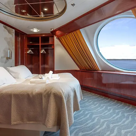 Viking Line - Overnight Cruise From Ville de Stockholm