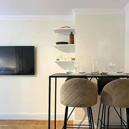 Luxury In Old Town Apartment