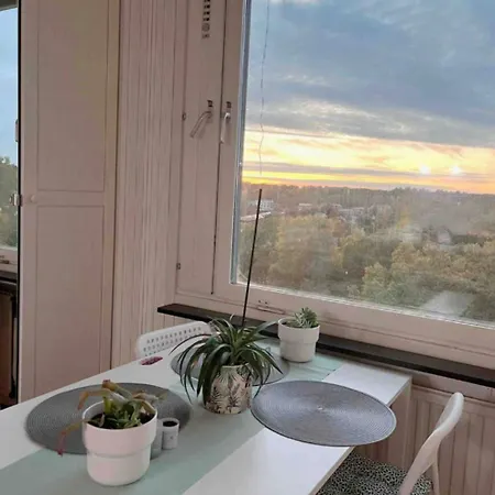 Apartment Cozy Shared For Female In