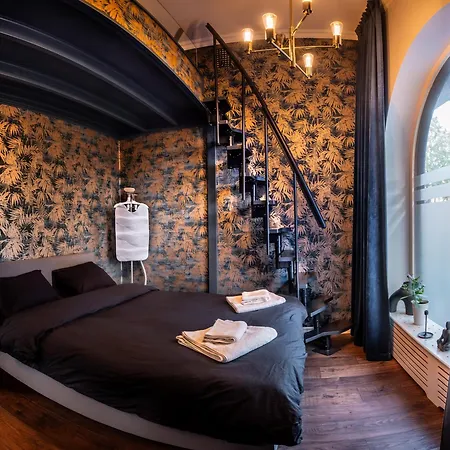 Spacious Oasis Only Minutes From The Center Апартаменты *