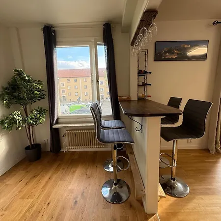 Spacious Near The Subway *