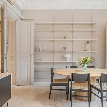Appartement Laegenhet Med Fantastiskt Laege *