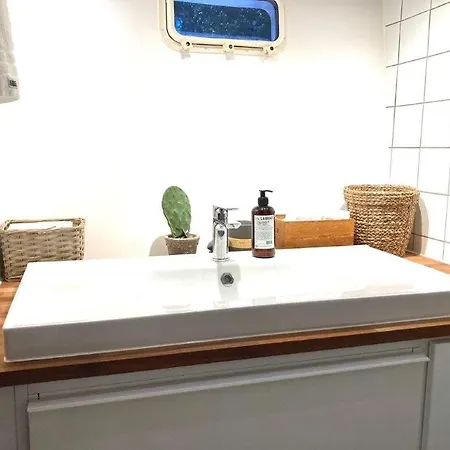 멜라르드로트닝겐 요트 호텔&레스토랑 3*