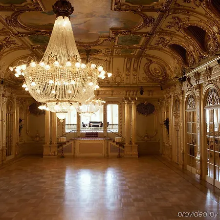 Grand Hotel