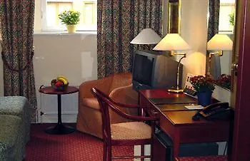 Alexandra Hotel 3*