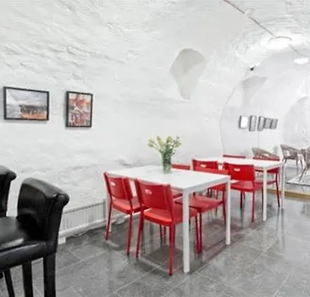Hostel Ramilton Old Town *